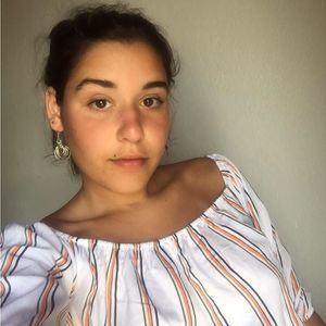 Meet your Posher, Lea